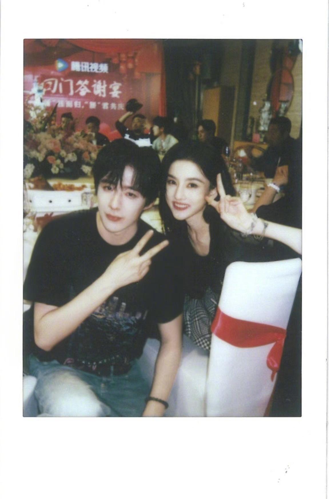 《折腰》收官，宋祖儿刘宇宁的温暖瞬间，让我想起了那些被珍藏的青春片段