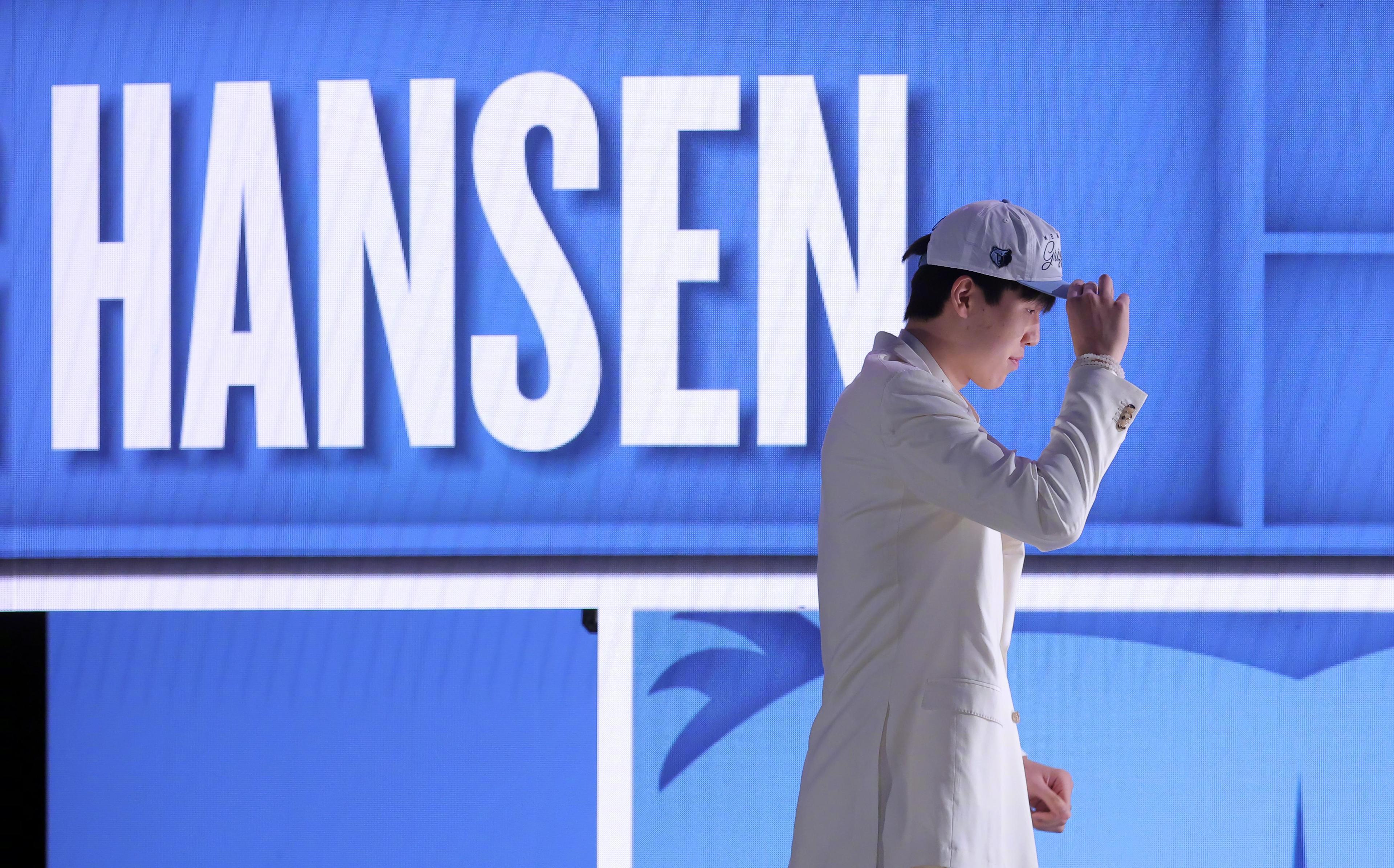 重磅！开拓者确认杨瀚森下赛季加盟，5中锋阵容如何破局？海外球迷如何观看NBA新秀表现？