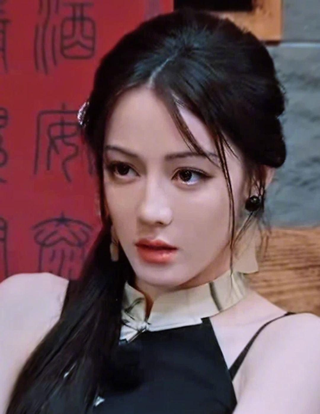 海外华人如何解锁《开始推理吧》？迪丽热巴新中式造型绝美却看不了？