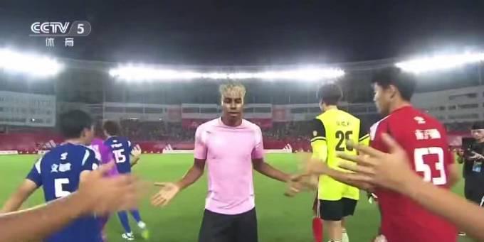 17岁巴萨天才亚马尔中国行引热议：一场跨越国界的成人礼为何感动全网？