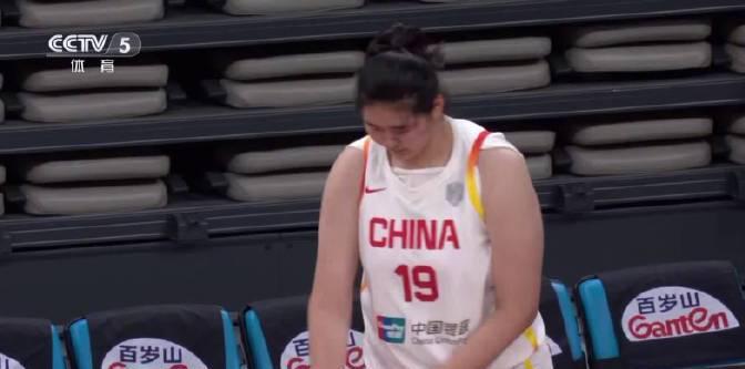 18岁女篮新星张子宇爆红！2米28身高是天赋还是局限？深度解析她的有解与无解