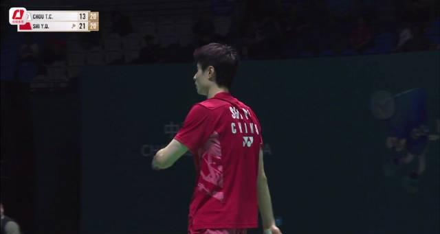 石宇奇2-0横扫周天成！中国赛晋级决赛背后，这些细节太燃了