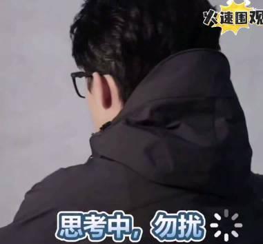 王楚钦墨镜造型引爆全网！国乒小将如何用一副墨镜玩转反差萌？