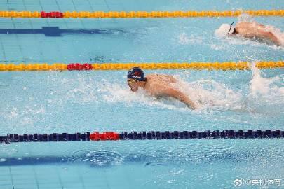 23秒93！潘展乐50米蝶泳刷新个人最佳，高原训练后竟说还能更快？