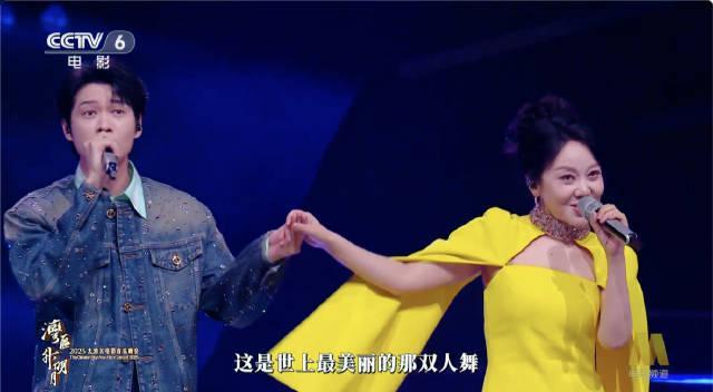 海外华人追剧难？看闫妮魏大勋如何用松弛感教你破解视频限制