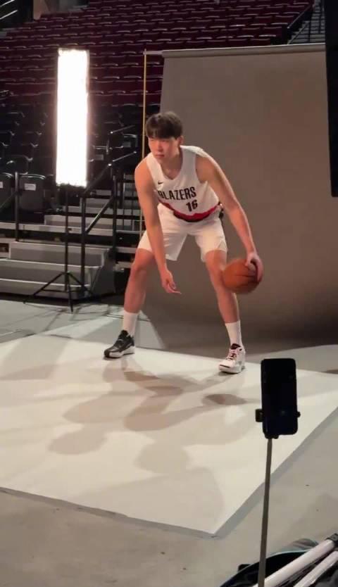 海外华人如何解锁NBA新星杨瀚森？3招教你突破地域限制看比赛