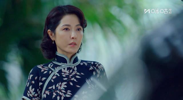 曾黎旗袍造型惊艳全网！手把手教你解锁海外追剧新姿势