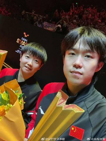 刷到孙颖莎王楚钦夺冠自拍时，我正在海外熬夜卡成PPT——那些年我们错过的国服精彩