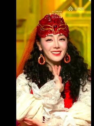 海外华人必看！迪丽热巴春晚新疆舞惊艳全网，这些方法让你不错过精彩表演