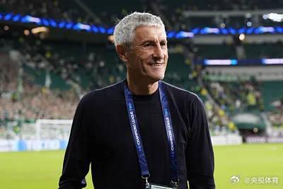 刷到国安换帅消息时我正卡在海外看球，突然想起那些年追不了的国服游戏和剧