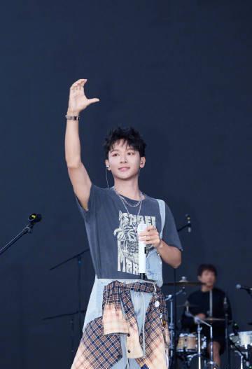 海外华人轻松解锁大陆影视限制：告别卡顿烦恼的实用指南