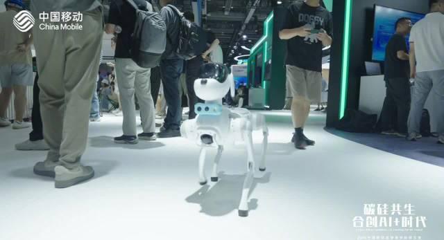 2025中国移动全球合作伙伴大会震撼开幕！160+展项引爆AI科技新浪潮