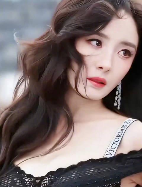 海外追剧卡顿困扰？杨幂回国吃豆腐脑背后藏着这些网络限制真相