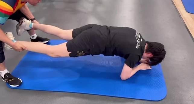 王楚钦体能训练3.0版曝光！普通人看完直呼：这强度我撑不过3秒