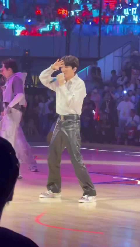 在海外看王俊凯NBA表演卡成PPT？我试了三天终于找到流畅不卡的秘诀