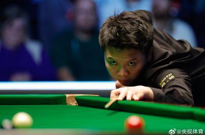 刷到周跃龙不战而胜的消息时，我正给海外朋友调试游戏延迟——这像极了人生里的意外惊喜