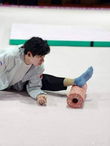 体操冠军张博恒的成长启示：如何在平凡日子里打磨不凡人生？