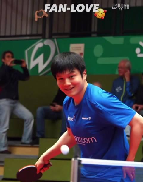 樊振东德甲暖心互动引爆热搜！原来顶级运动员的宠粉方式这么圈粉