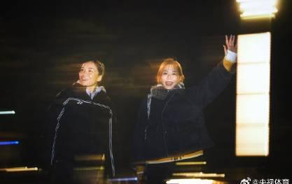 告别赛场不告别友谊！凡晨组合与陈雨菲巴黎合影背后的温暖故事
