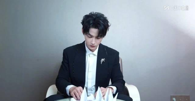 3招教你轻松追星！徐正溪跨界解说NBA，海外华人也能同步观看