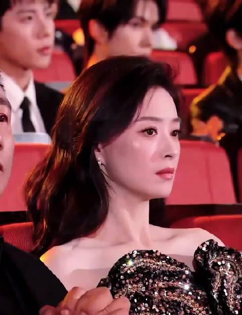 蒋欣暴瘦20斤背后：明星减肥的真相与健康饮食指南