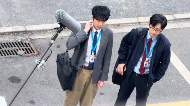 海外华人追剧烦恼大揭秘：三招教你突破地区限制看《年会不能停2》