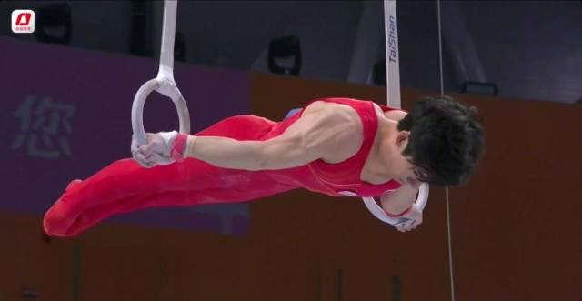 体操队长张博恒教科书式救场！学会这3点，你也能成为团队顶梁柱