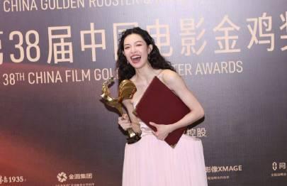 钟楚曦斩获金鸡最佳女配角，海外如何用Sixfast解锁微博追星与国内影视？