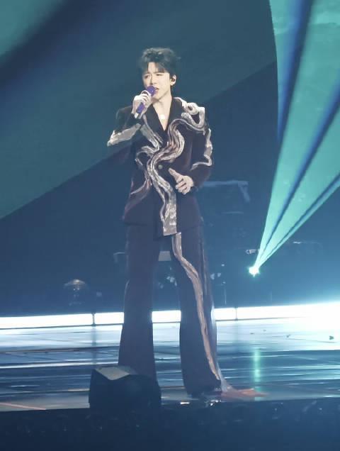 海外追星党必看！一招教你解锁刘宇宁《自诩周全》现场版，告别地区限制烦恼