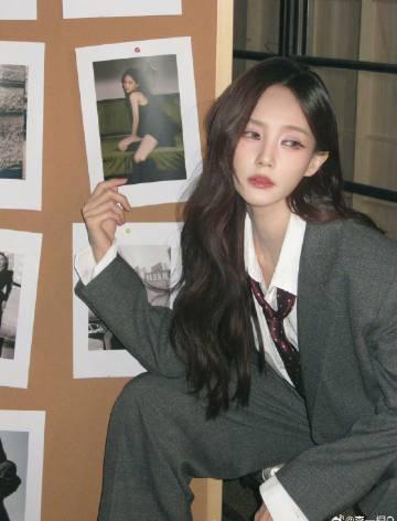 从舞蹈生到荧幕女神：李一桐自曝被SM星探挖掘的幕后故事