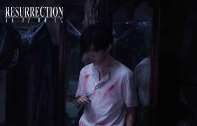 刷到易烊千玺《狂野时代》剧照时，我正卡在海外看剧的转圈加载中——那眼神让我想起被地区限制支配的恐惧