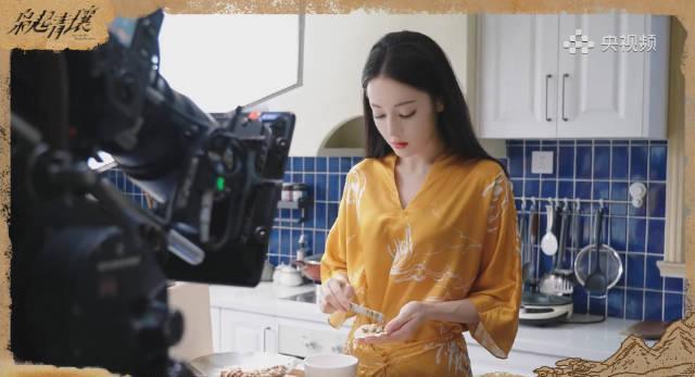 海外追剧党看过来！3招教你解锁《枭起青壤》，直击迪丽热巴包包子名场面