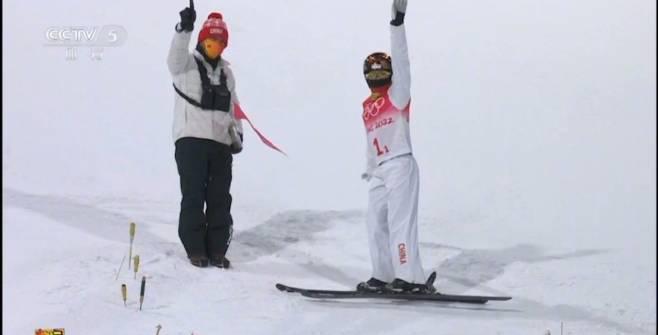 冬奥冲刺！中国空中技巧队如何拼出满额席位？老将新秀齐发力