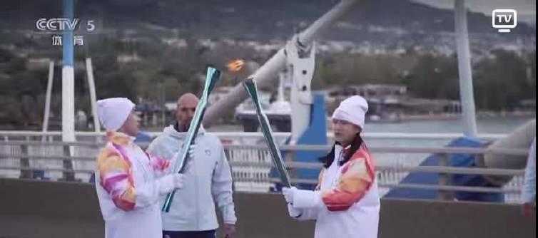 看到张博恒在希腊举火炬的样子，我突然想起那些年在海外追国综的辛酸泪