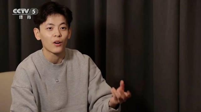 看到杨舒予那记三分球，我突然想起在海外看国服直播的卡顿有多扎心