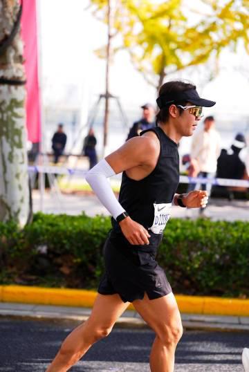 钟汉良生日跑马拉松：自律的人生到底有多爽？