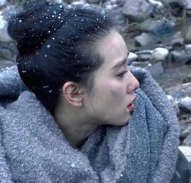 刘诗诗童年照曝光！用这张脸捅马蜂窝？网友：反差感拉满的美女