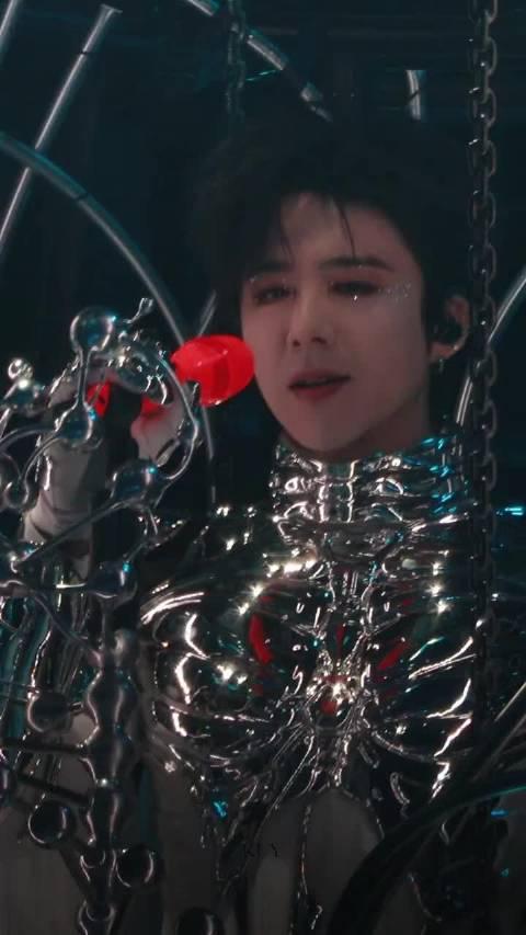 海外华人别错过！刘宇宁深圳演唱会《人造卫星情人》造型帅炸，附畅享攻略