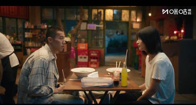 滞销棉花变抢手货！看《时差一万公里》里的这对搭档，如何用一顿饭的功夫搞定大生意？