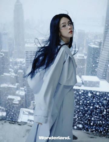 陈都灵湿发眼镜造型刷屏！普通人如何get同款清冷高级感？