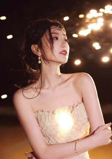 毛晓彤红毯前夜急寻摄影师？张彬彬绅士举动反被打手，星光大赏背后故事太精彩