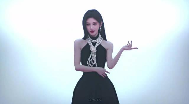 鞠婧祎新造型引爆全网！海外粉丝别急，一招教你解锁“拽系千金”名场面