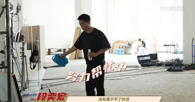 《超感迷宫》收官！段奕宏窦骁片场反差萌，戏里虐心戏外“抢活”打闹