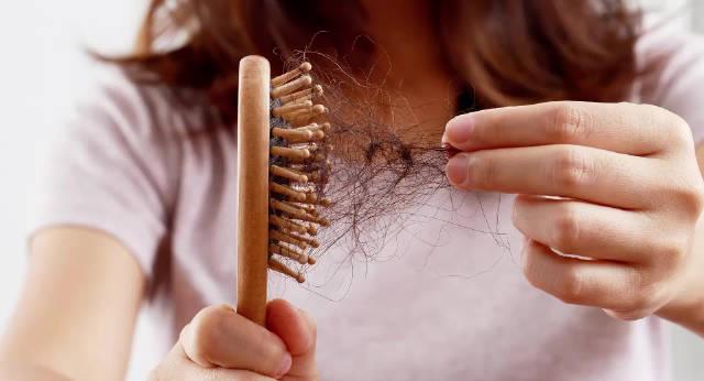 海外追剧党注意！央视提醒“脱发危机”，你的发际线还好吗？