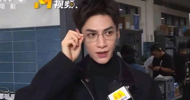 罗云熙《剥茧》定档！法医造型帅出新高度，海外剧迷如何同步追剧？