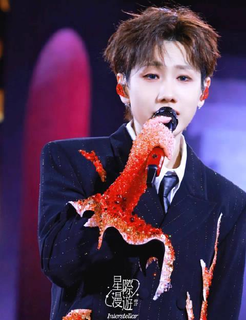 汪苏泷新歌《只想把你偷偷藏好》甜度爆表！海外华人如何循环播放无压力？