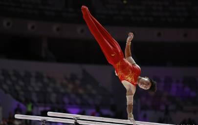 刷到国家队又拿146个冠军的新闻，我却在想：海外华人看比赛直播卡成PPT怎么办？