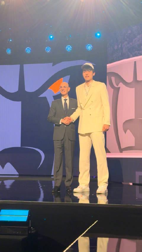 【海外必看】NBA新秀杨瀚森爆冷16顺位!海外华人如何突破限制观看完整视频?