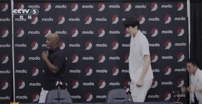 海外华人如何畅玩《原神》?杨瀚森的耿直回答意外透露游戏秘籍