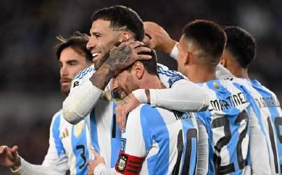 刷到南美世预赛最终名单时,我正卡在海外看国综的转圈加载页——那些欢呼与失落,像极了我们抢回国区账号的日日夜夜